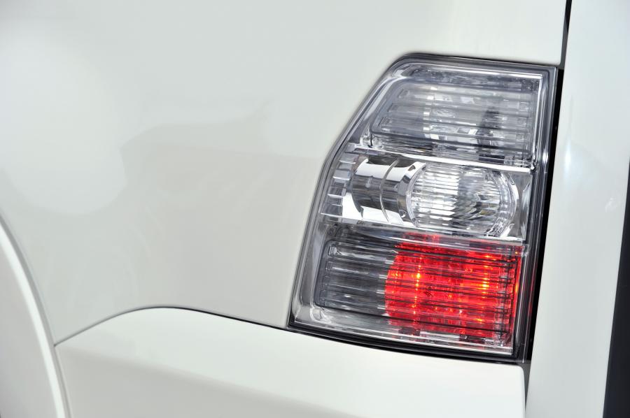  Mitsubishi Shogun Black 2012 года  (UK) (фото 31 из 85)